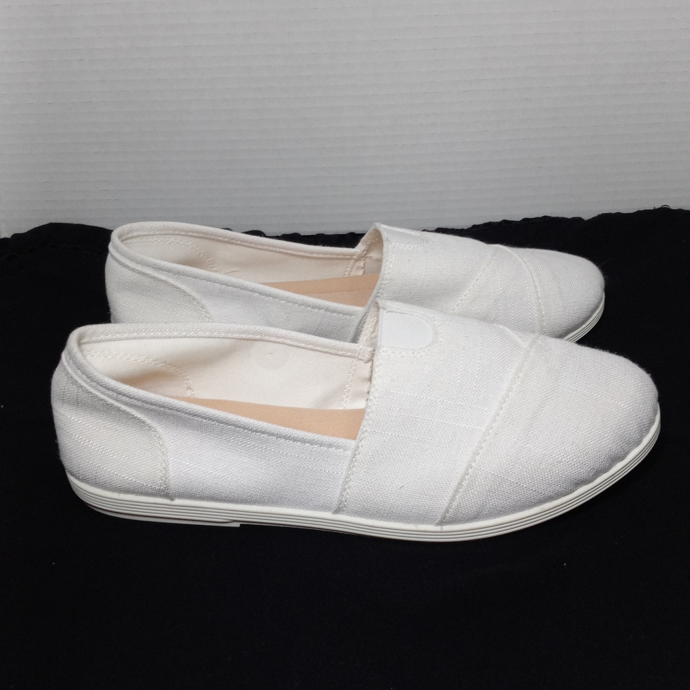 Soda Women's White Canvas Loafers Size 9 - Picture 3 of 7
